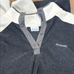 Columbia Charcoal and Ivory Fleece Pullover